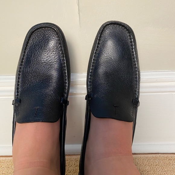 Lightly worn black leather Prada women’s loafers. - Picture 3 of 7